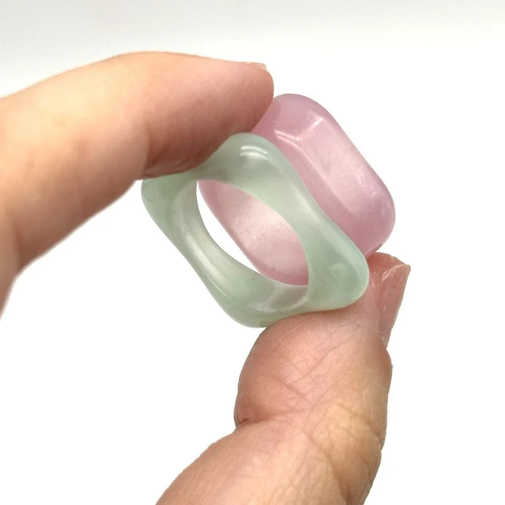 Set of 2 Vintage Y2K Pink and Blue Marbled Acrylic Geometric Square Rings 6 7.5